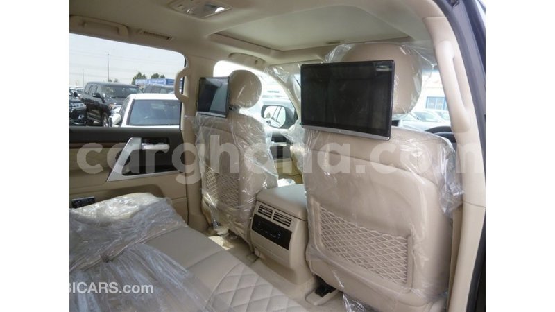 Big with watermark toyota land cruiser ashanti import dubai 21526