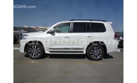 Buy Import Toyota Land Cruiser White Car in Import - Dubai in Ashanti Buy Import Toyota Land Cruiser White Car in Import - Dubai in Ashanti