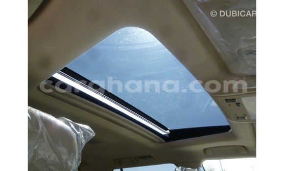 Sayi Imported Toyota Land Cruiser White Mota in Import - Dubai a Ashanti Sayi Imported Toyota Land Cruiser White Mota in Import - Dubai a Ashanti