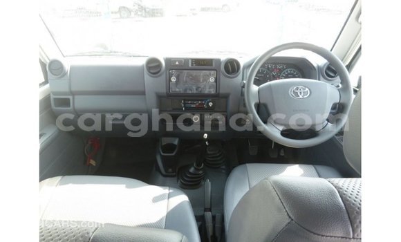 Ra Imported Toyota Land Cruiser funfun Ọkọ̀ in Import - Dubai ni Ashanti Ra Imported Toyota Land Cruiser funfun Ọkọ̀ in Import - Dubai ni Ashanti