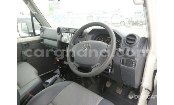 Buy Import Toyota Land Cruiser White Car in Import - Dubai in Ashanti Buy Import Toyota Land Cruiser White Car in Import - Dubai in Ashanti