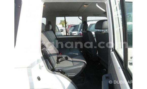Ra Imported Toyota Land Cruiser funfun Ọkọ̀ in Import - Dubai ni Ashanti Ra Imported Toyota Land Cruiser funfun Ọkọ̀ in Import - Dubai ni Ashanti