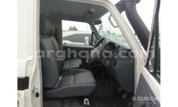 Buy Import Toyota Land Cruiser White Car in Import - Dubai in Ashanti Buy Import Toyota Land Cruiser White Car in Import - Dubai in Ashanti