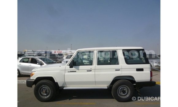 Ra Imported Toyota Land Cruiser funfun Ọkọ̀ in Import - Dubai ni Ashanti Ra Imported Toyota Land Cruiser funfun Ọkọ̀ in Import - Dubai ni Ashanti