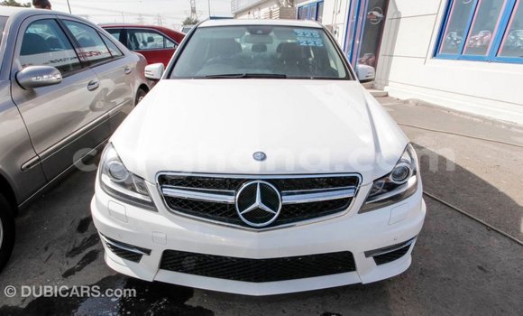 Ra Imported Mercedes‒Benz 200 funfun Ọkọ̀ in Import - Dubai ni Ashanti Ra Imported Mercedes‒Benz 200 funfun Ọkọ̀ in Import - Dubai ni Ashanti