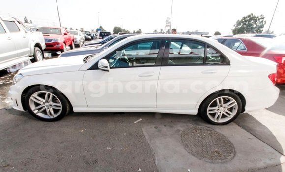 Ra Imported Mercedes‒Benz 200 funfun Ọkọ̀ in Import - Dubai ni Ashanti Ra Imported Mercedes‒Benz 200 funfun Ọkọ̀ in Import - Dubai ni Ashanti