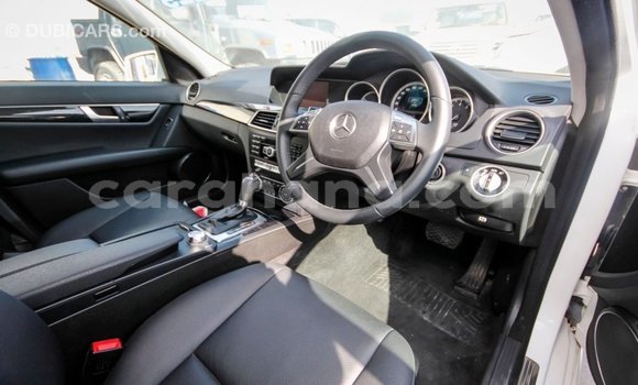 Ra Imported Mercedes‒Benz 200 funfun Ọkọ̀ in Import - Dubai ni Ashanti Ra Imported Mercedes‒Benz 200 funfun Ọkọ̀ in Import - Dubai ni Ashanti