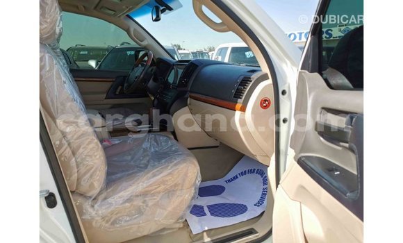Buy Import Toyota Land Cruiser White Car in Import - Dubai in Ashanti Buy Import Toyota Land Cruiser White Car in Import - Dubai in Ashanti