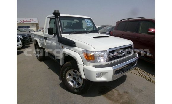 Buy Import Toyota Land Cruiser White Car in Import - Dubai in Ashanti Buy Import Toyota Land Cruiser White Car in Import - Dubai in Ashanti