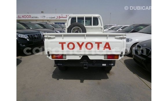 Buy Import Toyota Land Cruiser White Car in Import - Dubai in Ashanti Buy Import Toyota Land Cruiser White Car in Import - Dubai in Ashanti