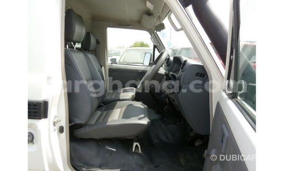 Buy Import Toyota Land Cruiser White Car in Import - Dubai in Ashanti Buy Import Toyota Land Cruiser White Car in Import - Dubai in Ashanti
