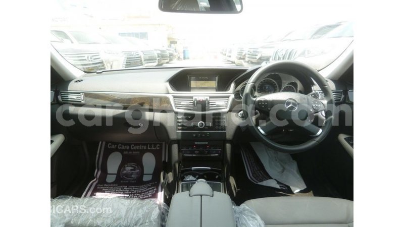 Big with watermark mercedes benz 250 ashanti import dubai 21580