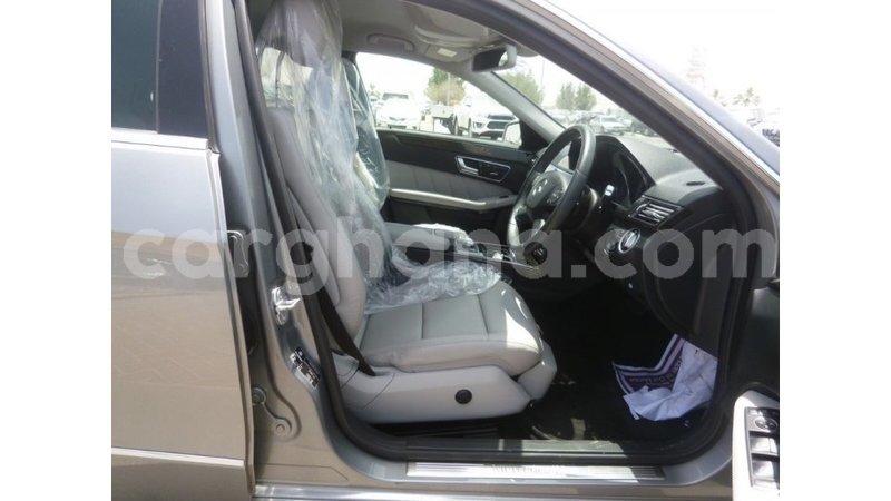 Big with watermark mercedes benz 250 ashanti import dubai 21580