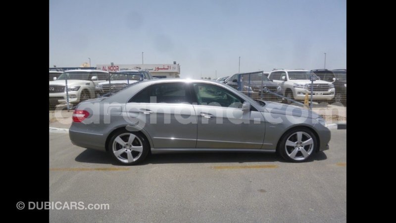 Big with watermark mercedes benz 250 ashanti import dubai 21580