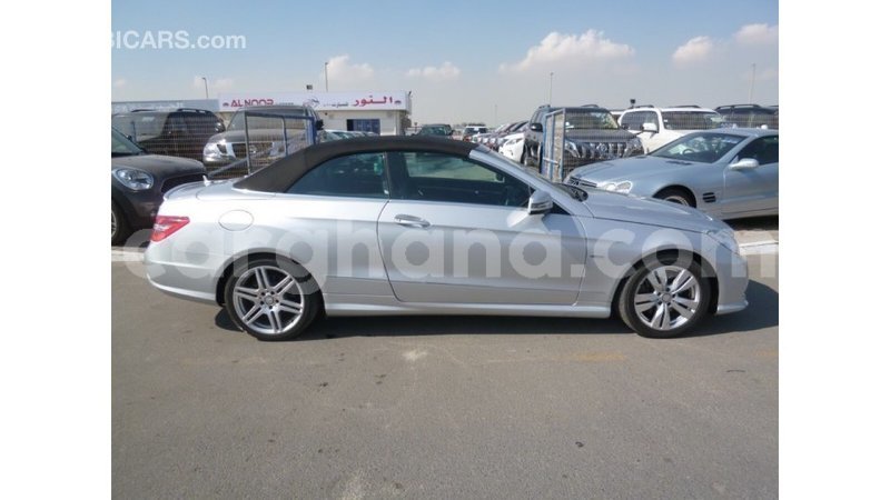 Big with watermark mercedes benz 250 ashanti import dubai 21581