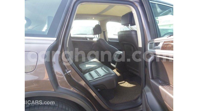 Big with watermark volkswagen touareg ashanti import dubai 21584