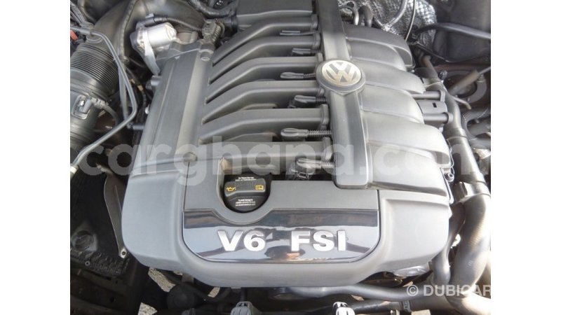 Big with watermark volkswagen touareg ashanti import dubai 21584