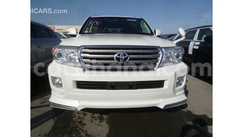 Big with watermark toyota land cruiser ashanti import dubai 21587