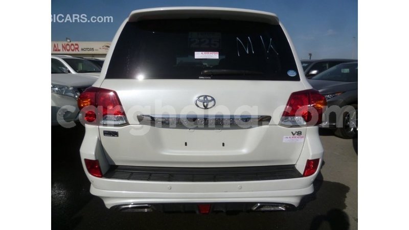 Big with watermark toyota land cruiser ashanti import dubai 21587