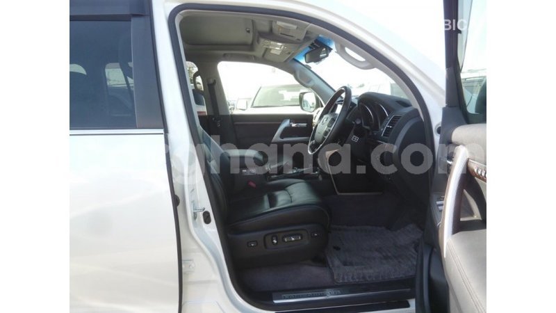 Big with watermark toyota land cruiser ashanti import dubai 21587