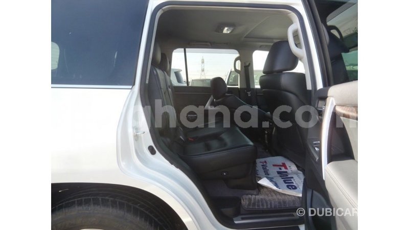 Big with watermark toyota land cruiser ashanti import dubai 21587