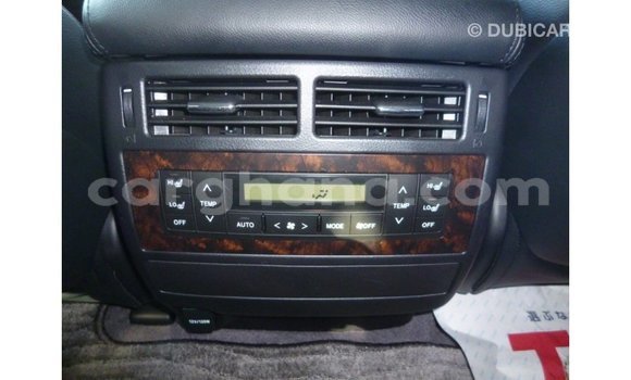 Sayi Imported Toyota Land Cruiser White Mota in Import - Dubai a Ashanti Sayi Imported Toyota Land Cruiser White Mota in Import - Dubai a Ashanti