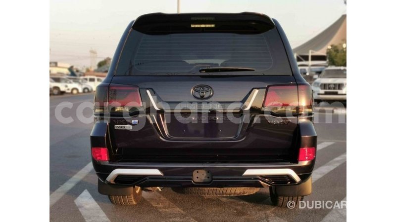 Big with watermark toyota land cruiser ashanti import dubai 21598