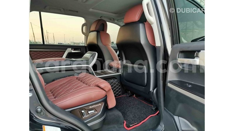 Big with watermark toyota land cruiser ashanti import dubai 21598