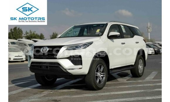 Sayi Imported Toyota Fortuner White Mota in Import - Dubai a Ashanti Sayi Imported Toyota Fortuner White Mota in Import - Dubai a Ashanti