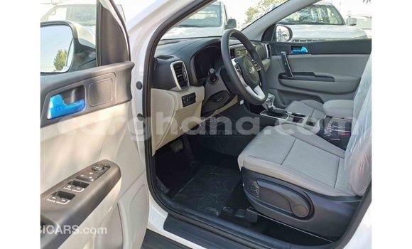 Ra Imported Kia Sportage funfun Ọkọ̀ in Import - Dubai ni Ashanti Ra Imported Kia Sportage funfun Ọkọ̀ in Import - Dubai ni Ashanti