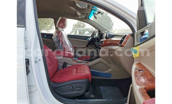 Buy Import Hyundai Tucson White Car in Import - Dubai in Ashanti Buy Import Hyundai Tucson White Car in Import - Dubai in Ashanti