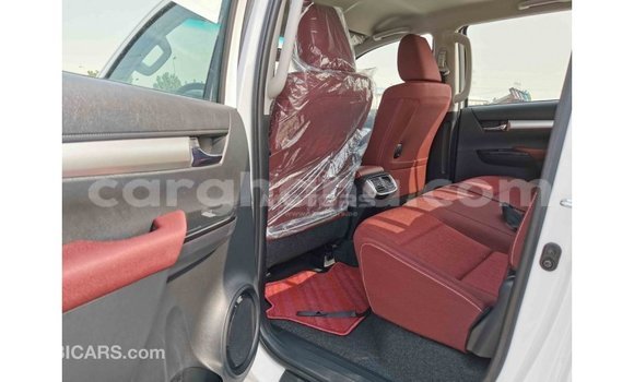 Ra Imported Toyota Hilux funfun Ọkọ̀ in Import - Dubai ni Ashanti Ra Imported Toyota Hilux funfun Ọkọ̀ in Import - Dubai ni Ashanti