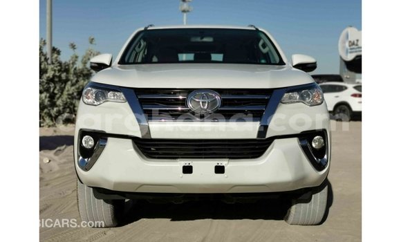 Ra Imported Toyota Fortuner funfun Ọkọ̀ in Import - Dubai ni Ashanti Ra Imported Toyota Fortuner funfun Ọkọ̀ in Import - Dubai ni Ashanti