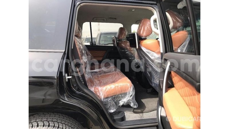 Big with watermark toyota land cruiser ashanti import dubai 21660