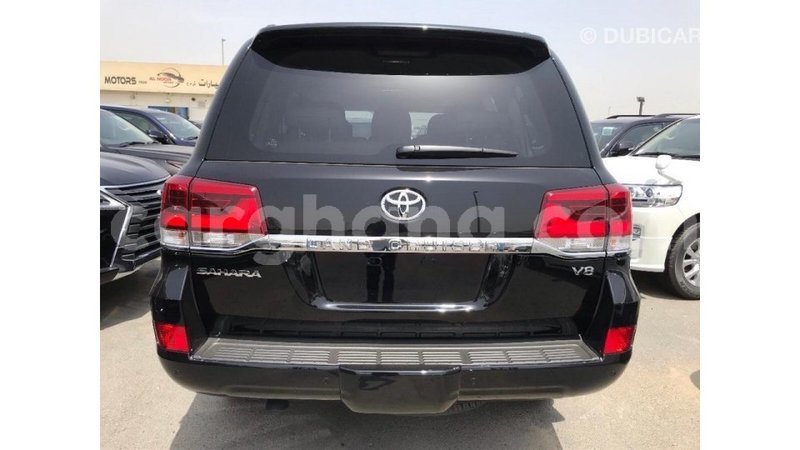 Big with watermark toyota land cruiser ashanti import dubai 21662