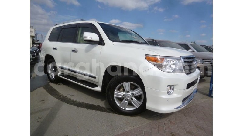 Big with watermark toyota land cruiser ashanti import dubai 21666