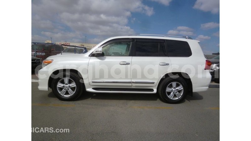 Big with watermark toyota land cruiser ashanti import dubai 21666