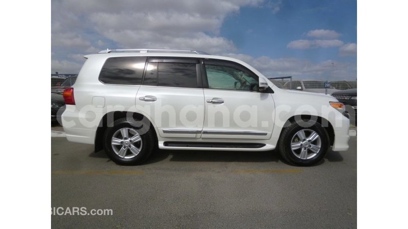 Big with watermark toyota land cruiser ashanti import dubai 21666