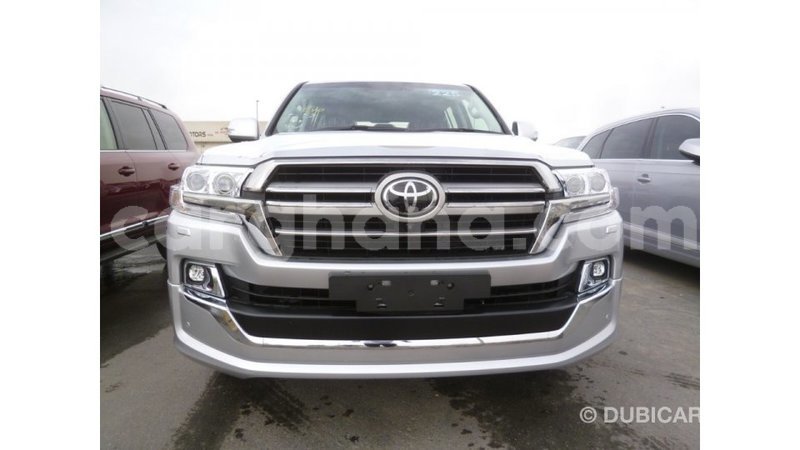 Big with watermark toyota land cruiser ashanti import dubai 21673