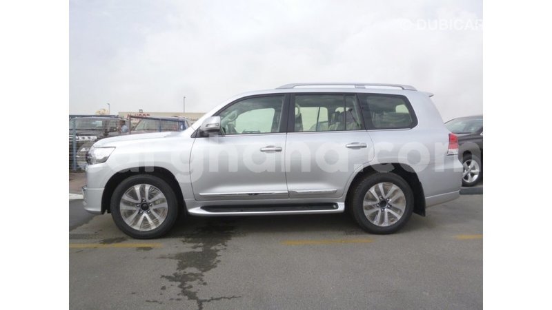 Big with watermark toyota land cruiser ashanti import dubai 21673