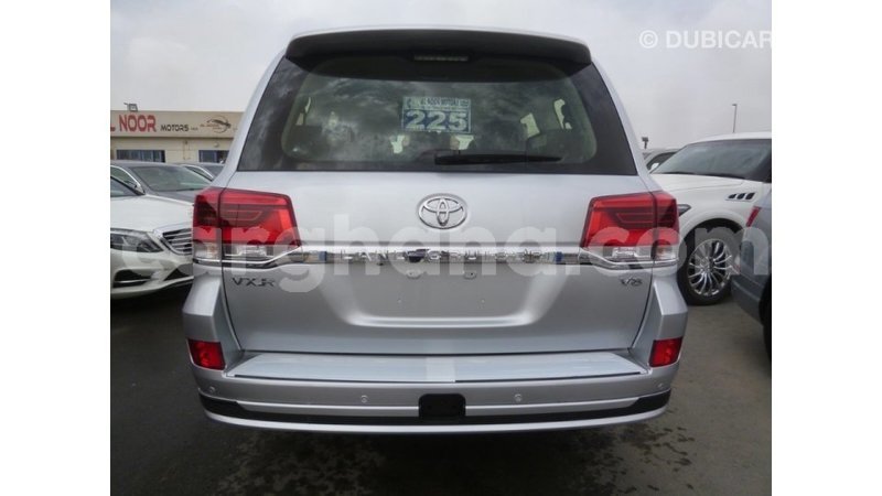 Big with watermark toyota land cruiser ashanti import dubai 21673