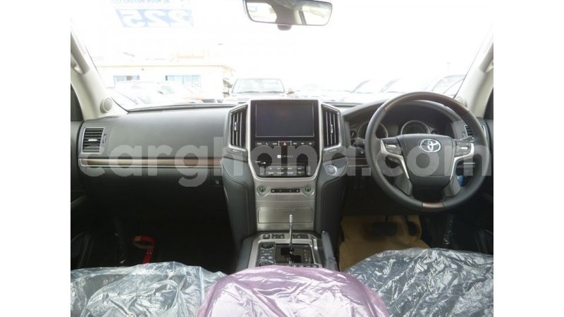 Big with watermark toyota land cruiser ashanti import dubai 21673