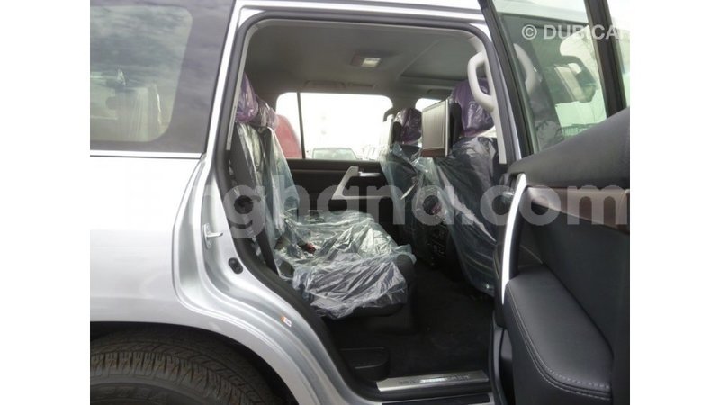 Big with watermark toyota land cruiser ashanti import dubai 21673