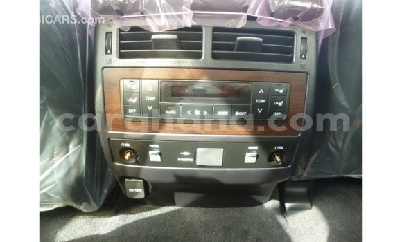 Sayi Imported Toyota Land Cruiser Sauran Mota in Import - Dubai a Ashanti Sayi Imported Toyota Land Cruiser Sauran Mota in Import - Dubai a Ashanti