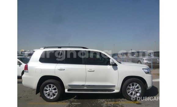Buy Import Toyota Land Cruiser White Car in Import - Dubai in Ashanti Buy Import Toyota Land Cruiser White Car in Import - Dubai in Ashanti