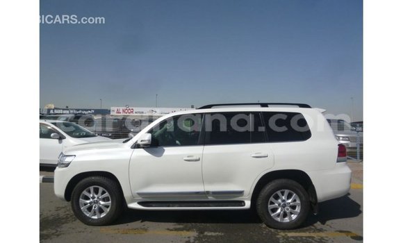 Buy Import Toyota Land Cruiser White Car in Import - Dubai in Ashanti Buy Import Toyota Land Cruiser White Car in Import - Dubai in Ashanti