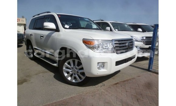 Sayi Imported Toyota Land Cruiser White Mota in Import - Dubai a Ashanti Sayi Imported Toyota Land Cruiser White Mota in Import - Dubai a Ashanti