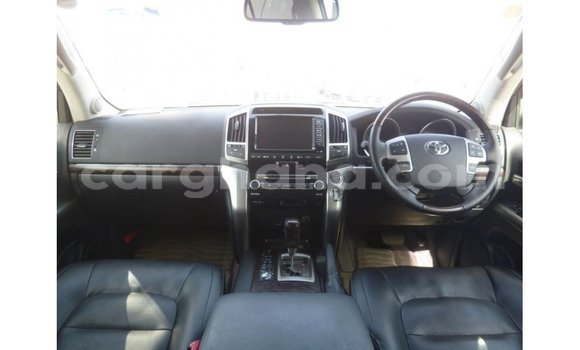 Sayi Imported Toyota Land Cruiser White Mota in Import - Dubai a Ashanti Sayi Imported Toyota Land Cruiser White Mota in Import - Dubai a Ashanti