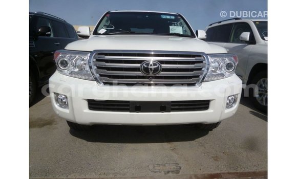 Sayi Imported Toyota Land Cruiser White Mota in Import - Dubai a Ashanti Sayi Imported Toyota Land Cruiser White Mota in Import - Dubai a Ashanti