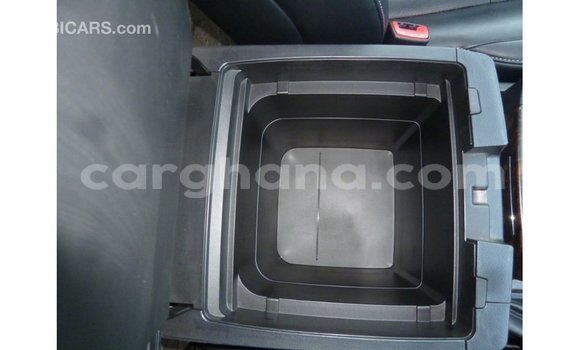 Sayi Imported Toyota Land Cruiser White Mota in Import - Dubai a Ashanti Sayi Imported Toyota Land Cruiser White Mota in Import - Dubai a Ashanti